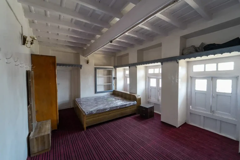 Dimensions (12' 6'')