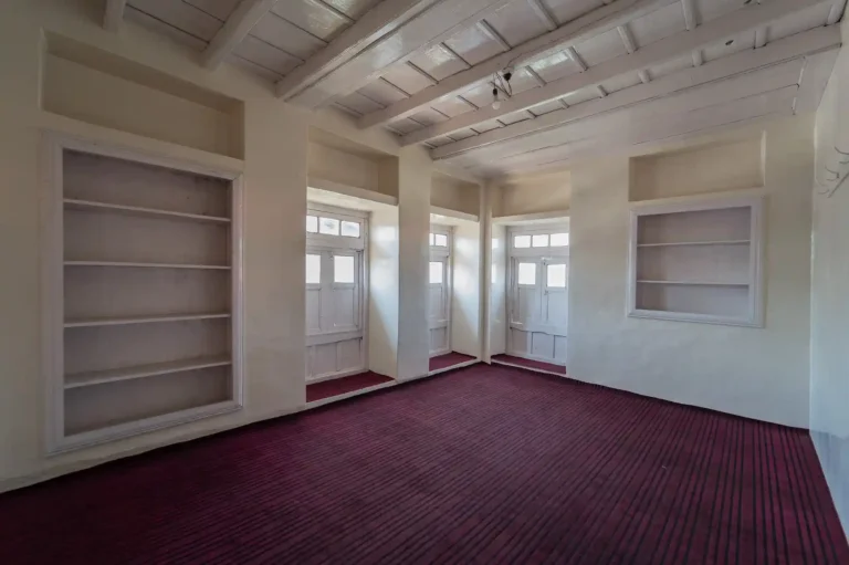 Dimensions (14' 8'')